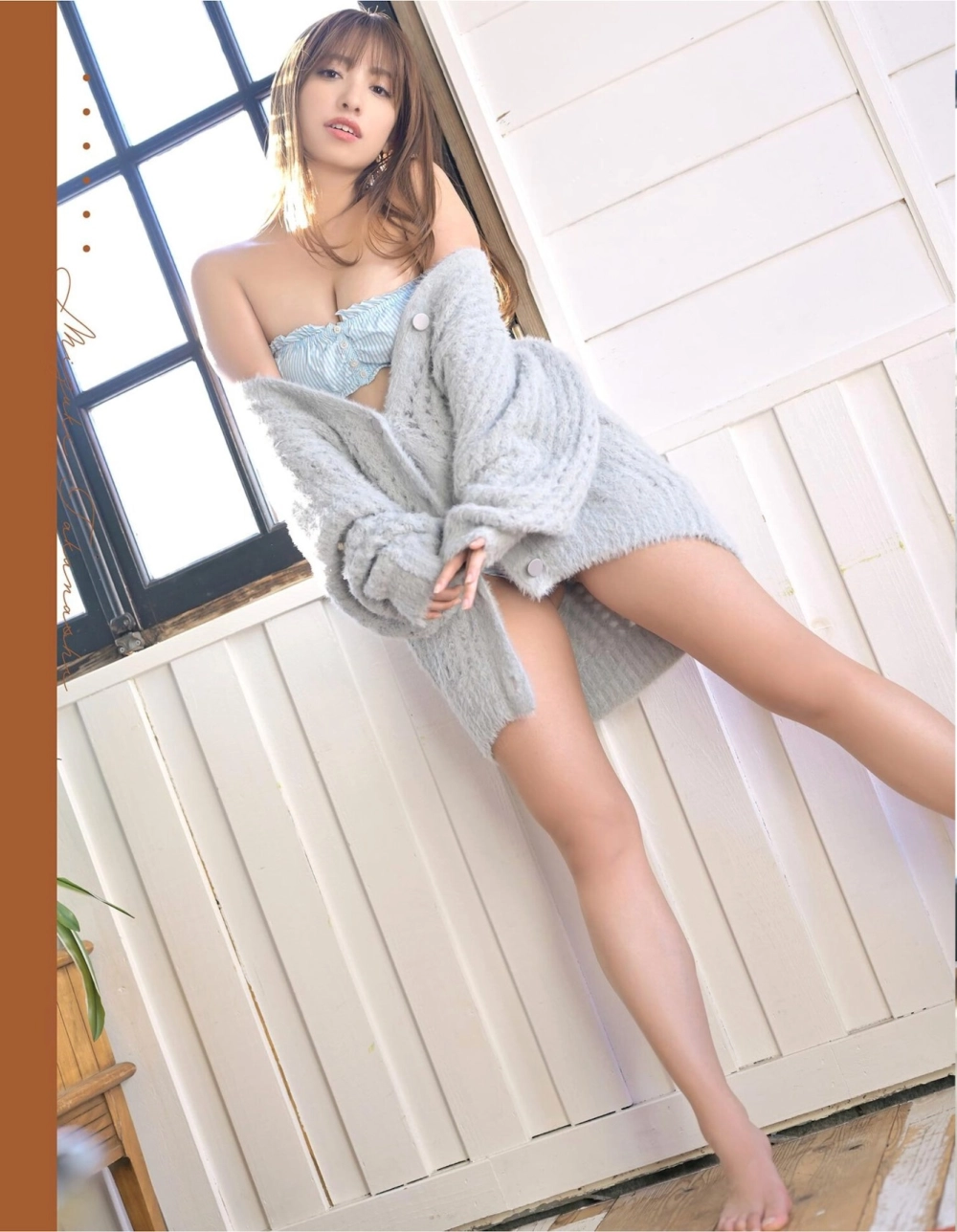 Hình ảnh gái hở vú phong cách táo bạo gợi cảm thu hút ánh nhìn