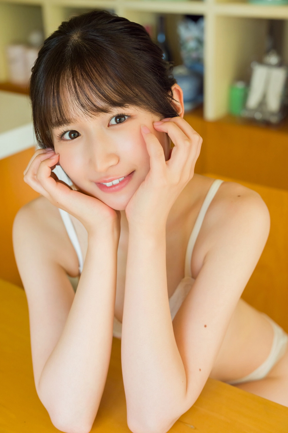 Ảnh gái xinh bikini sexy thể hiện nét đẹp gợi cảm bốc lửa đầy sức hút.