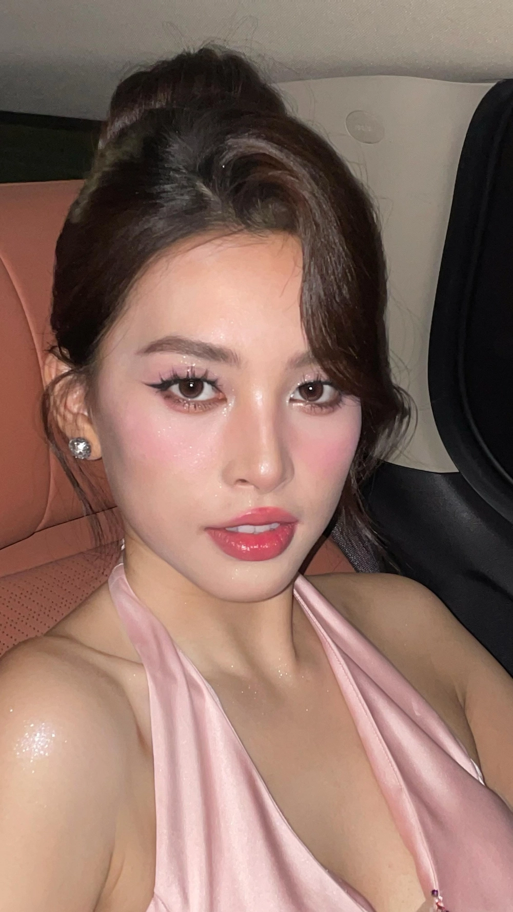 Ảnh vú gái Việt toát lên vẻ đẹp gợi cảm quyến rũ đầy sức hấp dẫn.