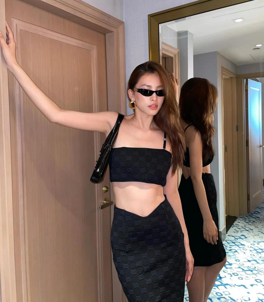 Ảnh gái mặc bikini vú to toát lên vẻ đẹp sexy bốc lửa đầy sức hút.