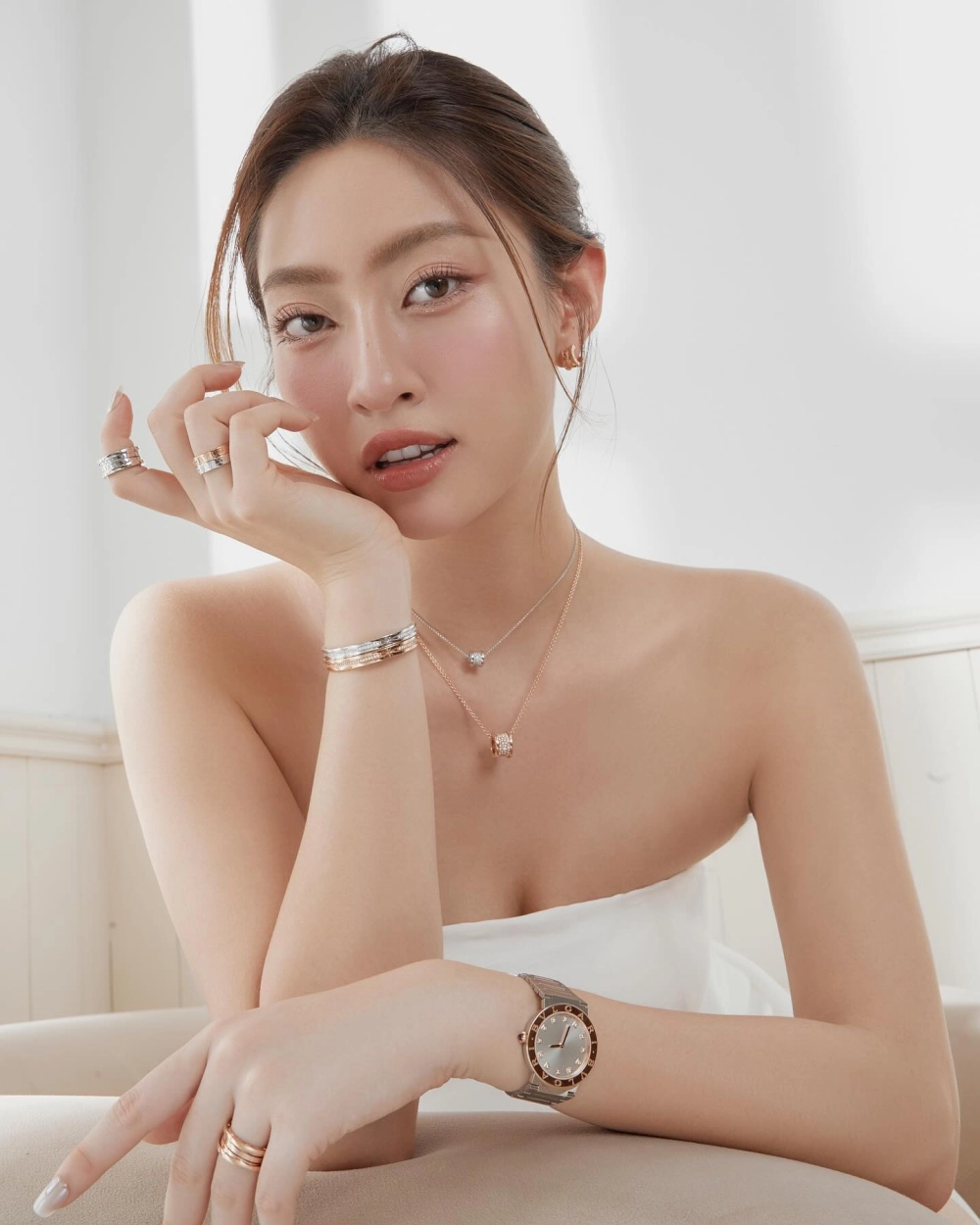 Ảnh gái vú to múp thể hiện nét đẹp gợi cảm quyến rũ đầy cuốn hút.