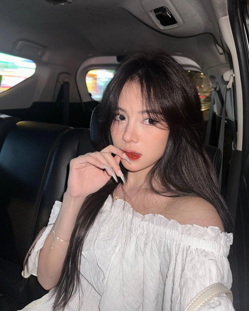 Ảnh sex gái xinh vú bự mang nét đẹp sexy quyến rũ đầy sức hút.