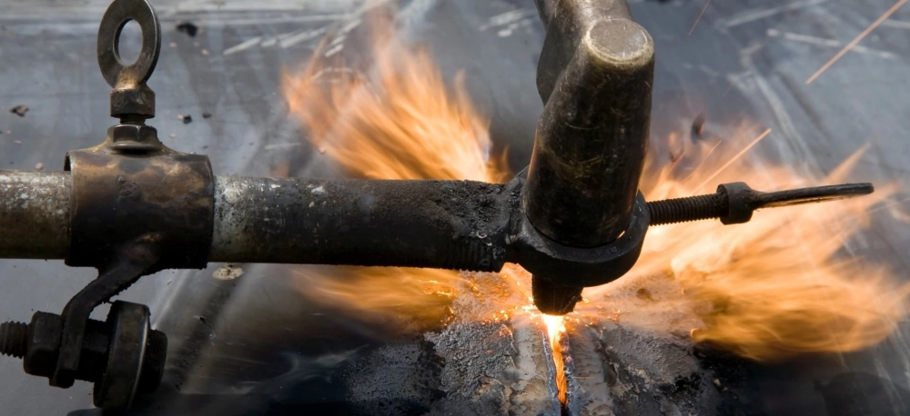 Màu ngọn lửa kim loại đồng xanh lam cuốn hút