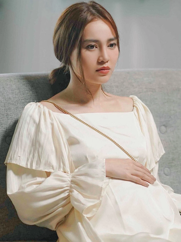 Ninh Dương Lan Ngọc xuất hiện xinh đẹp và rạng rỡ