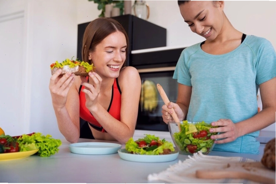 Chế độ ăn uống lành mạnh giúp cân bằng nội tiết tố
