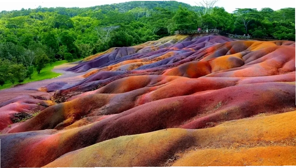 Hiện tượng Đất Thất Màu tại Chamarel Mauritius