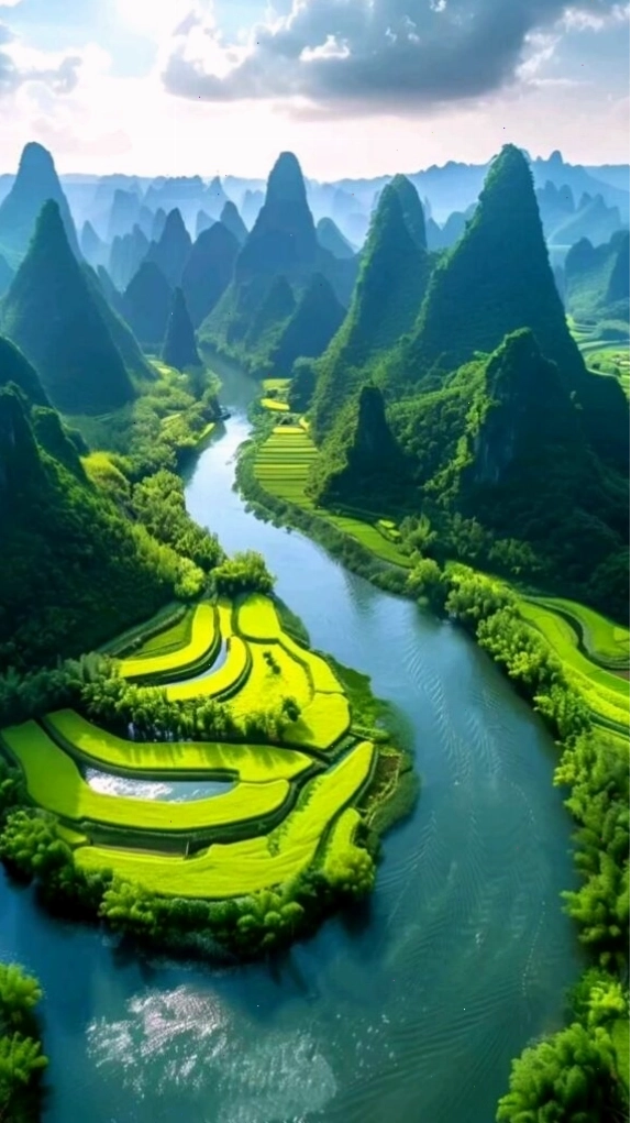 Hình nền phong cảnh núi và sông nước hùng vĩ