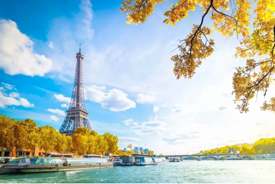 Paris Pháp khoe sắc trong nắng thu dịu dàng