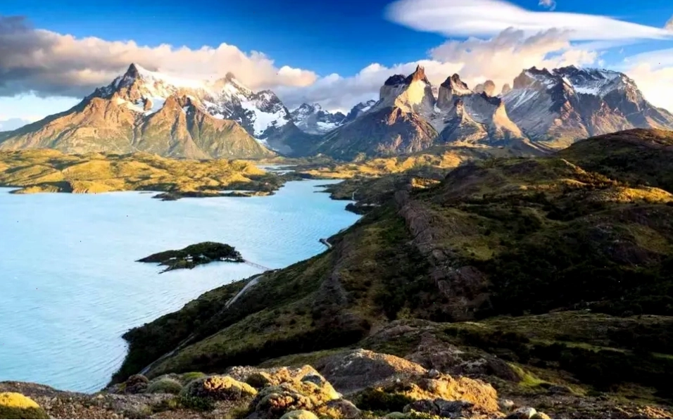 Phong cảnh hùng vĩ của Patagonia với núi và sông băng