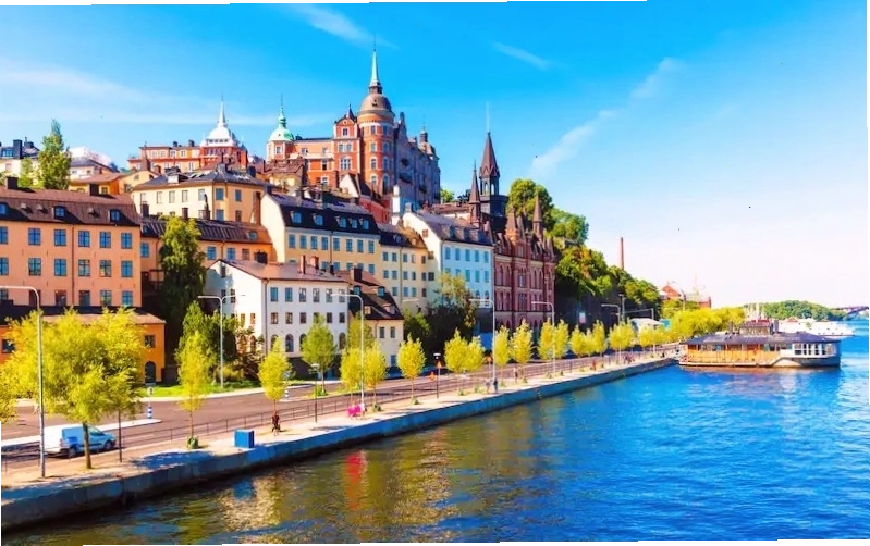 Quang cảnh thành phố Gothenburg với những tòa nhà hiện đại và bờ sông thơ mộng