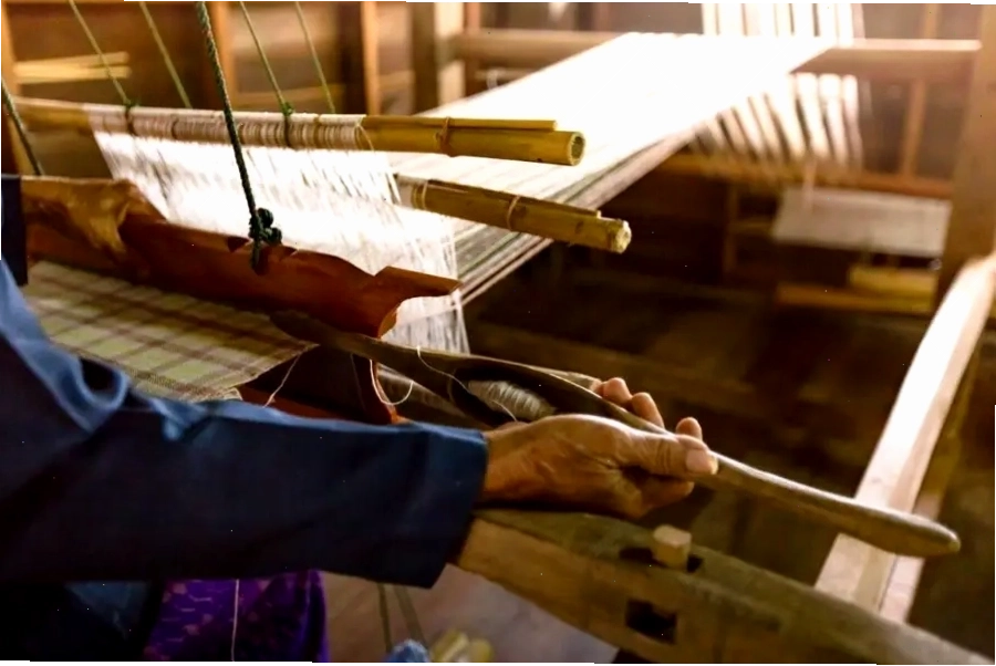 Sản phẩm lụa tơ tằm chất lượng cao tại làng Nha Xá