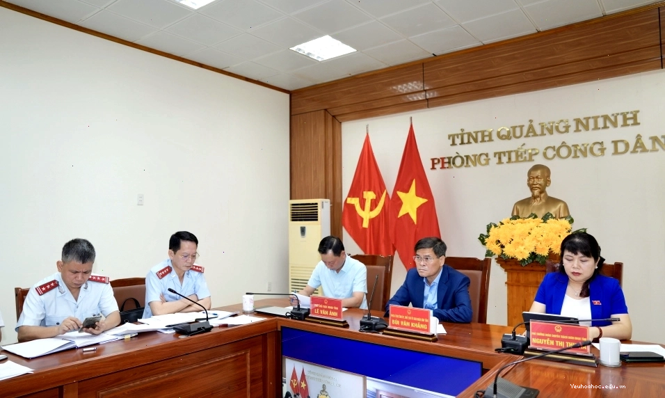 Sự tồn tại của hố trắng
