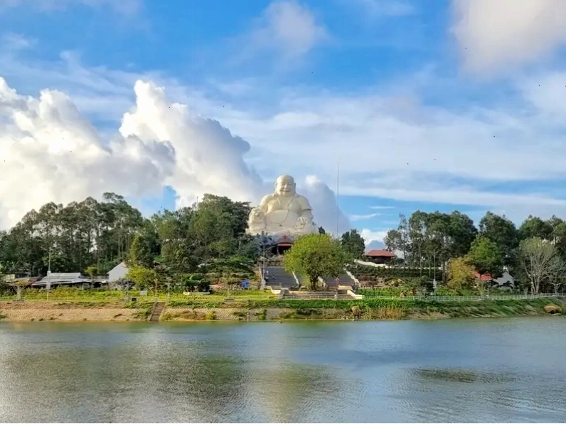 Toàn cảnh núi Cấm An Giang hùng vĩ
