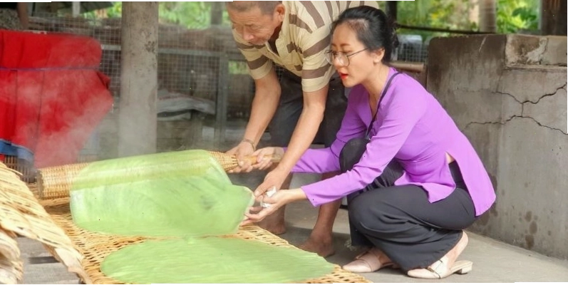 Trải nghiệm làm hủ tiếu thủ công gần khu vực chợ nổi Cái Răng