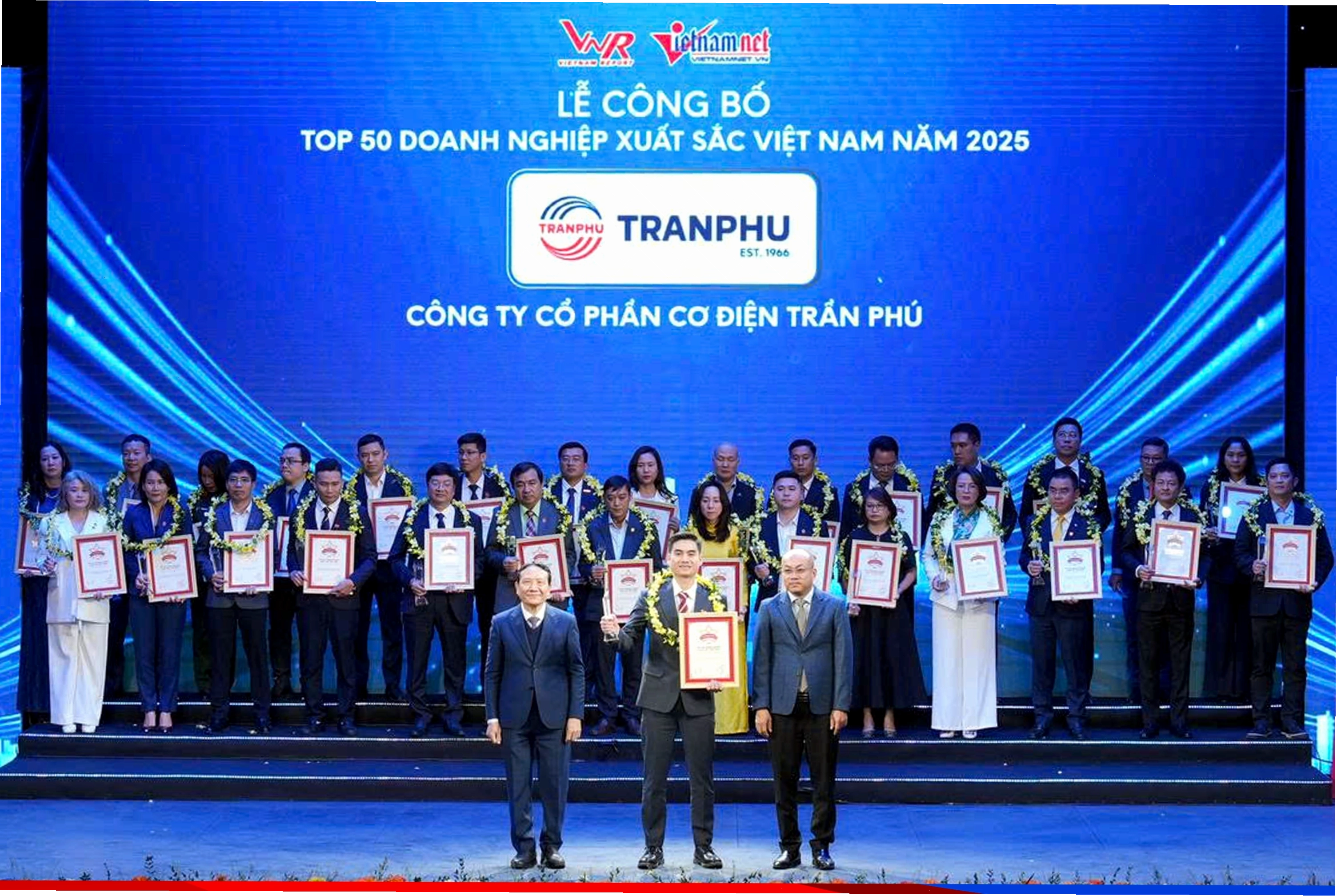 Trần Phú vinh danh Top 500 doanh nghiệp lớn Việt Nam