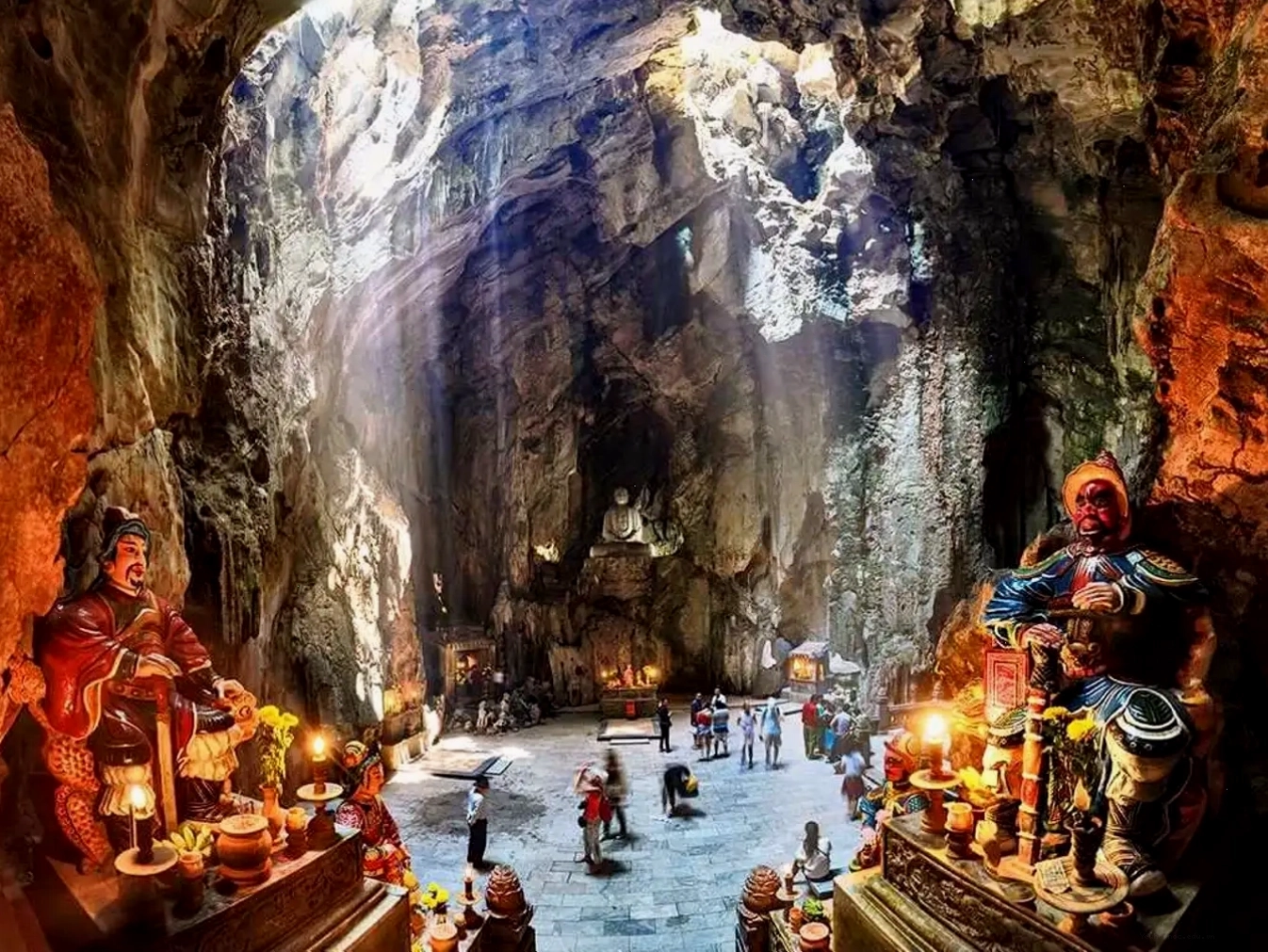 Vẻ đẹp linh thiêng của Ngũ Hành Sơn