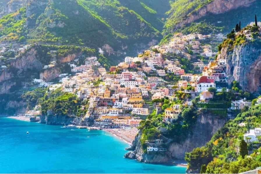 Vẻ đẹp quyến rũ của bờ biển Amalfi Ý