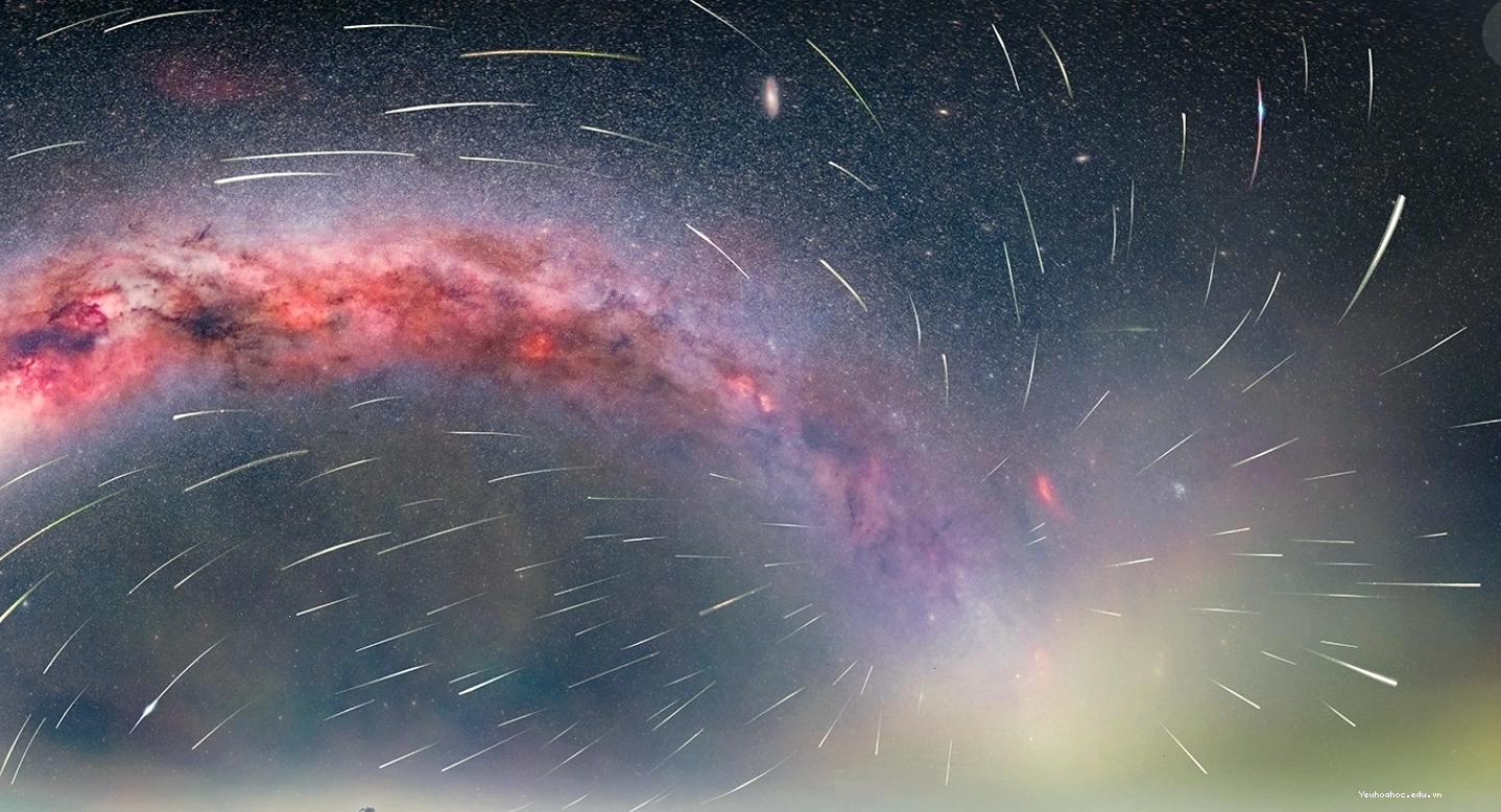 Vệt sáng của mưa sao băng Geminids trên bầu trời đêm